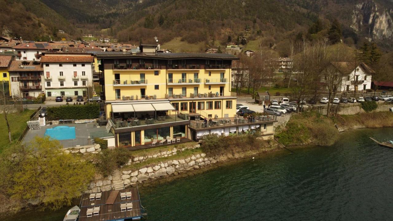 Albergo Mezzolago Exterior photo