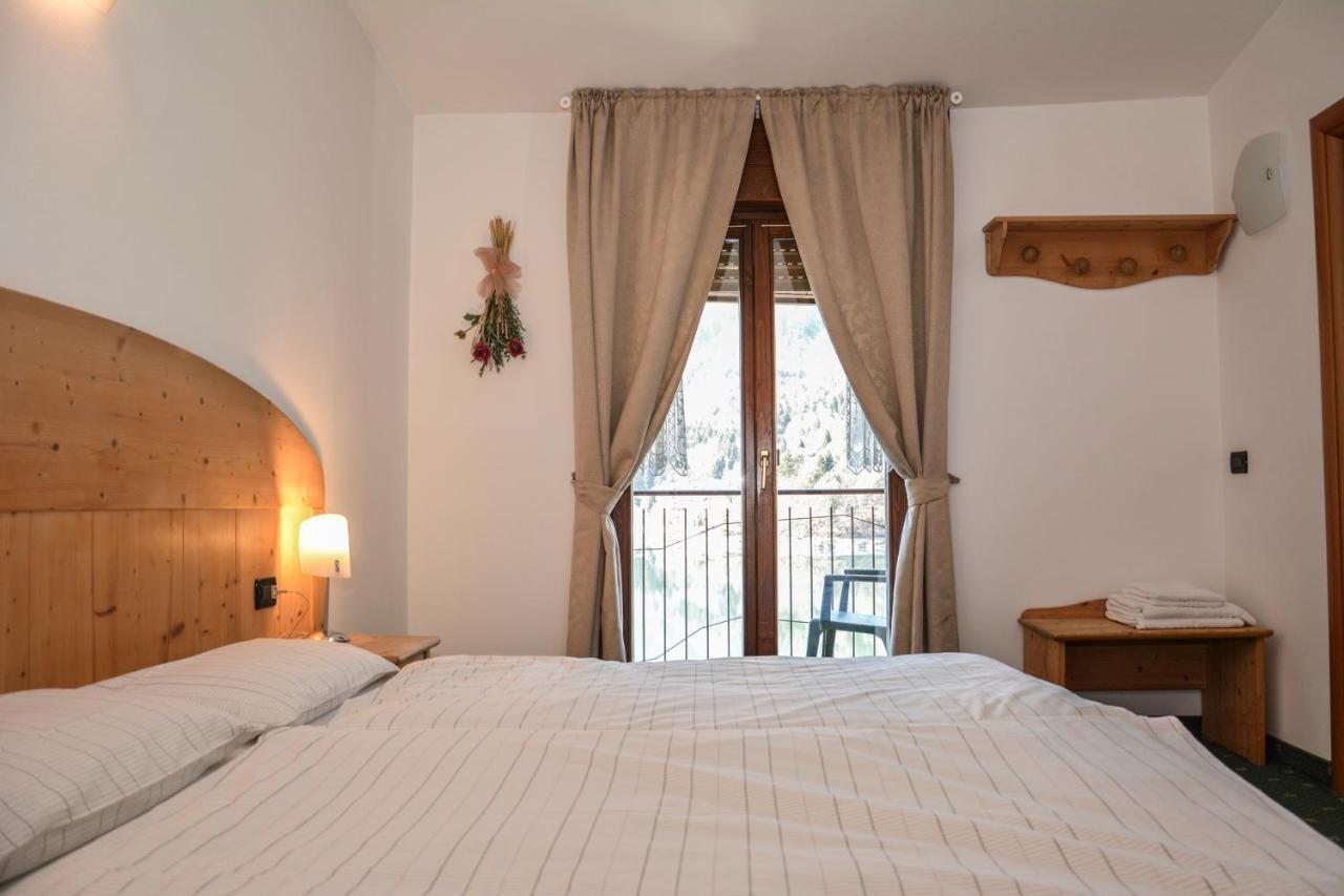 Albergo Mezzolago Exterior photo